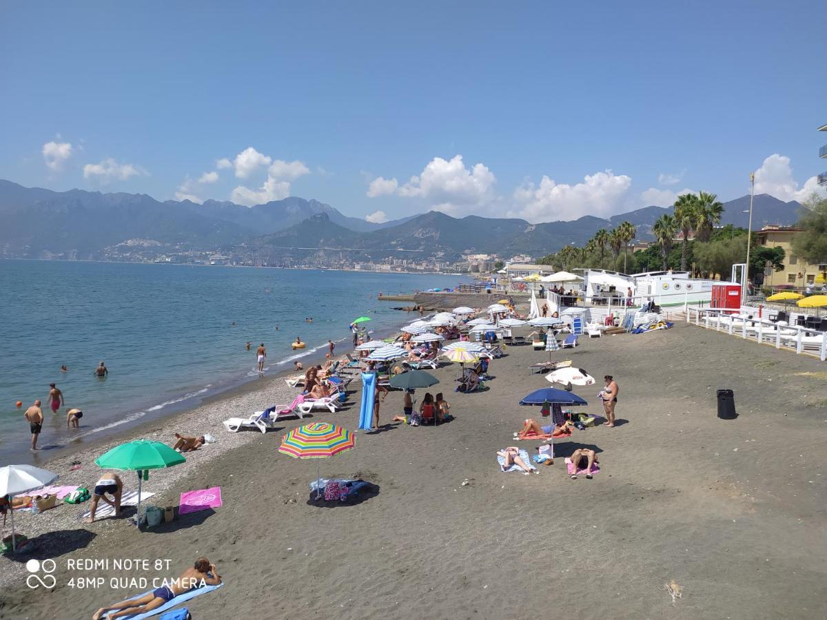 Holiday Home Casa Vacanze Salerno Luaran gambar