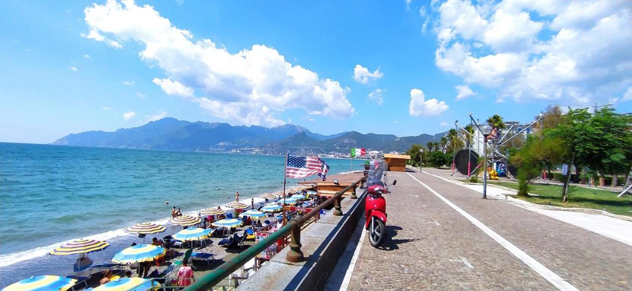Holiday Home Casa Vacanze Salerno Luaran gambar