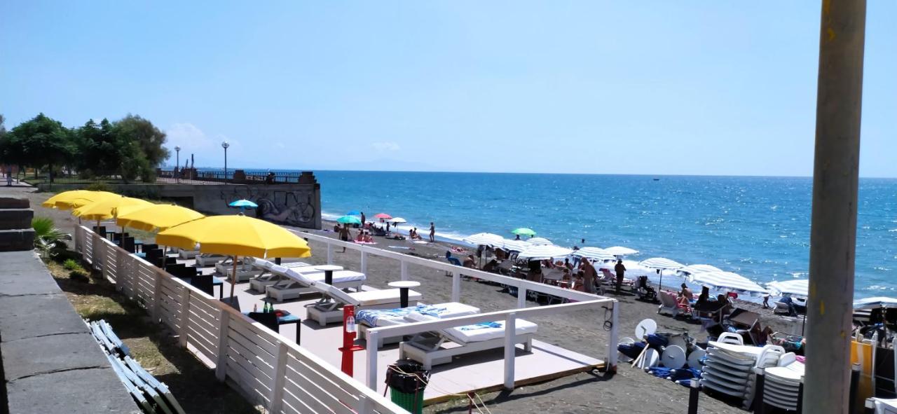 Holiday Home Casa Vacanze Salerno Luaran gambar