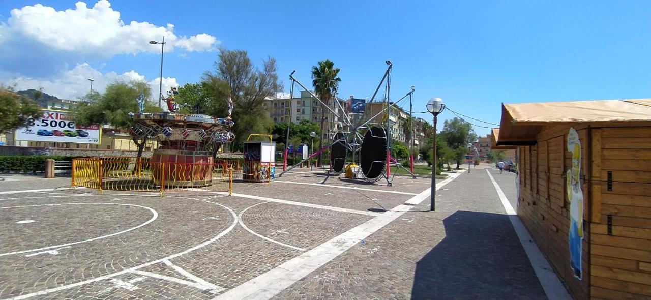 Holiday Home Casa Vacanze Salerno Luaran gambar