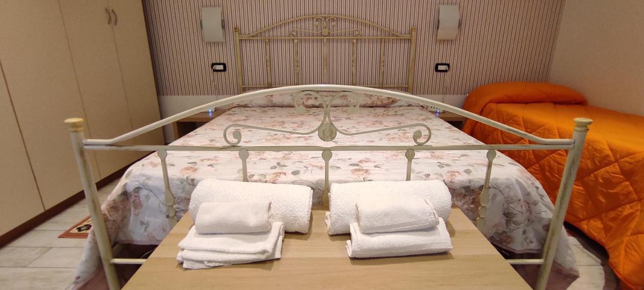 Holiday Home Casa Vacanze Salerno Luaran gambar