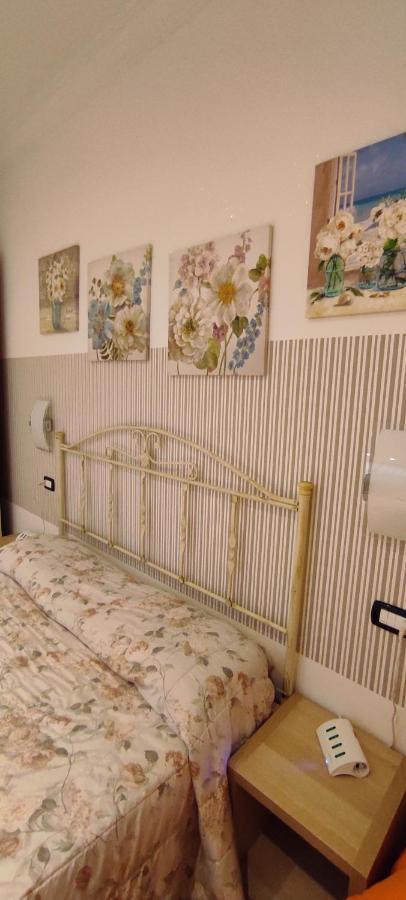 Holiday Home Casa Vacanze Salerno Luaran gambar
