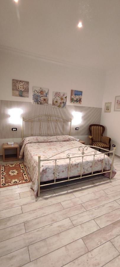 Holiday Home Casa Vacanze Salerno Luaran gambar