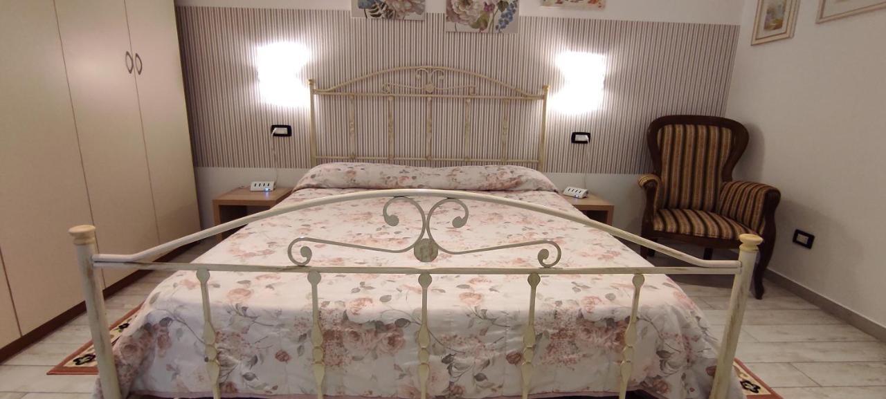 Holiday Home Casa Vacanze Salerno Luaran gambar