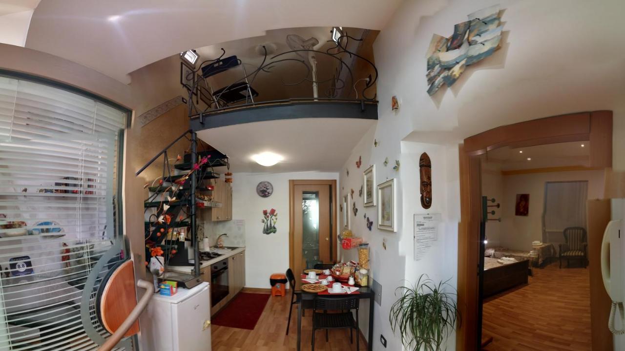 Holiday Home Casa Vacanze Salerno Luaran gambar